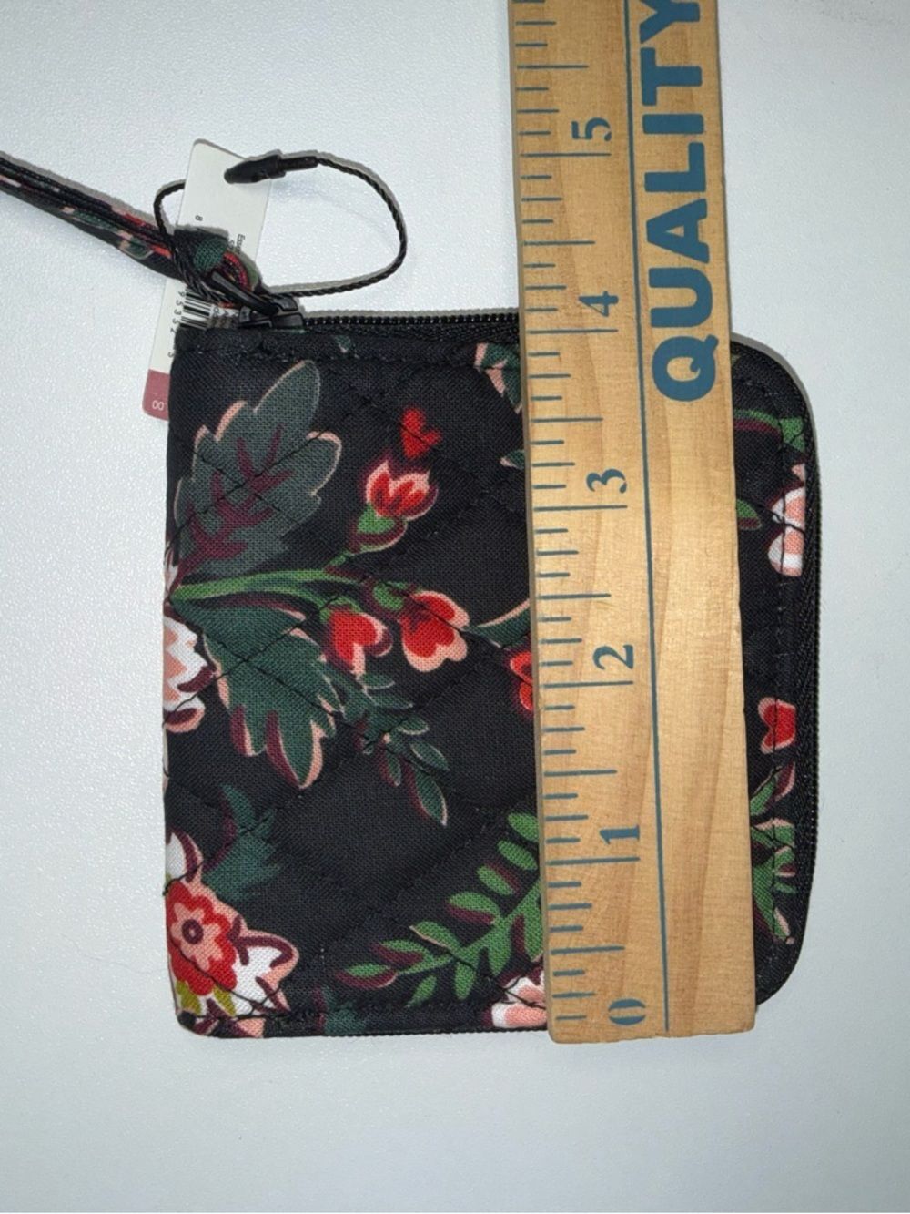 NWT Vera Bradley Essential Small
Zip-Around Wallet -Hidden Hearts - Picture 3 of 5